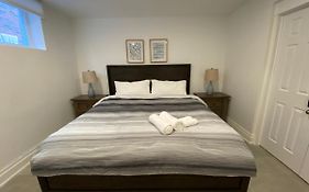 Yorkmills And Bayview !B Spacious And Stylish Private Bdr With Shared Bathroom